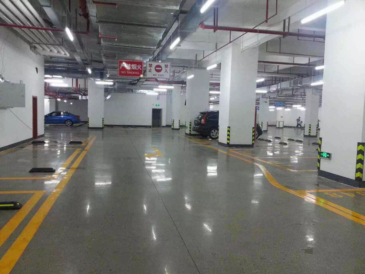 停車場(chǎng)迪瑞夫混凝土密封固化劑